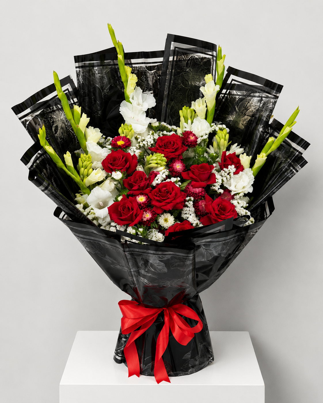 Elegant bouquet with red roses